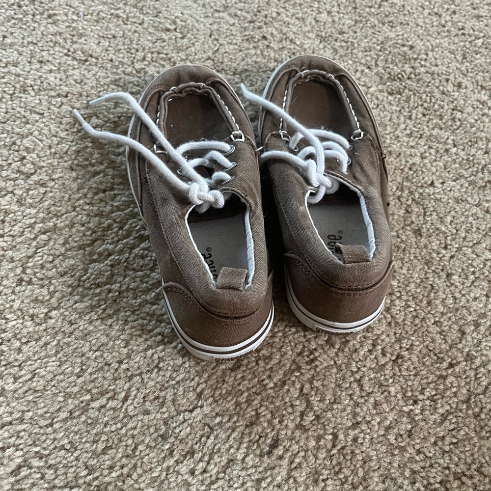Like new hardly worn Gymboree brand shoes.